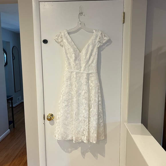 David's Bridal White Lace Wedding Dress - Picture 3 of 10